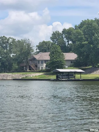 $699,900 | 2419 Eastwood Drive, Taylorville, IL 62568
