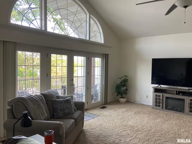 $699,900 | 2419 Eastwood Drive, Taylorville, IL 62568