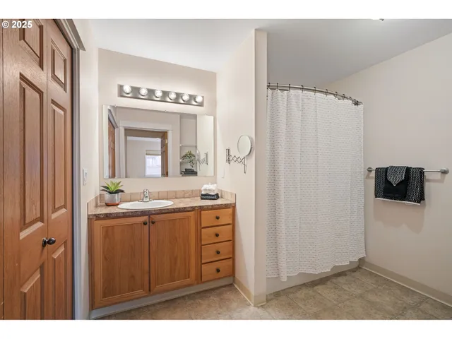 $215,000 | 14019 Northeast 20th Avenue, Vancouver, WA 98686