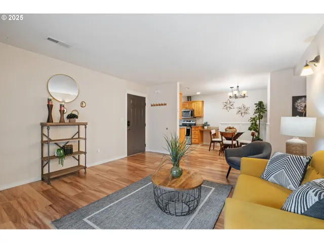 $215,000 | 14019 Northeast 20th Avenue, Vancouver, WA 98686