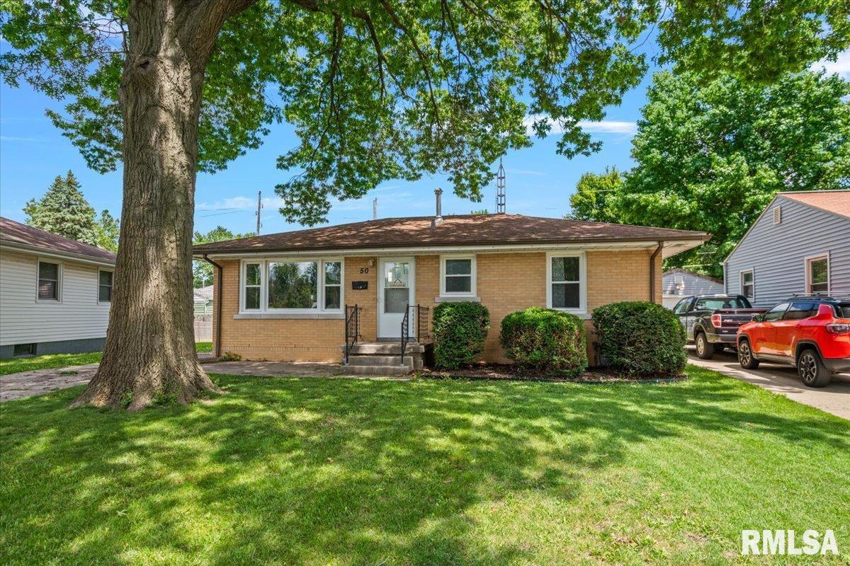 50 Midland Court Springfield, IL 62702 - Photo 2 of 25