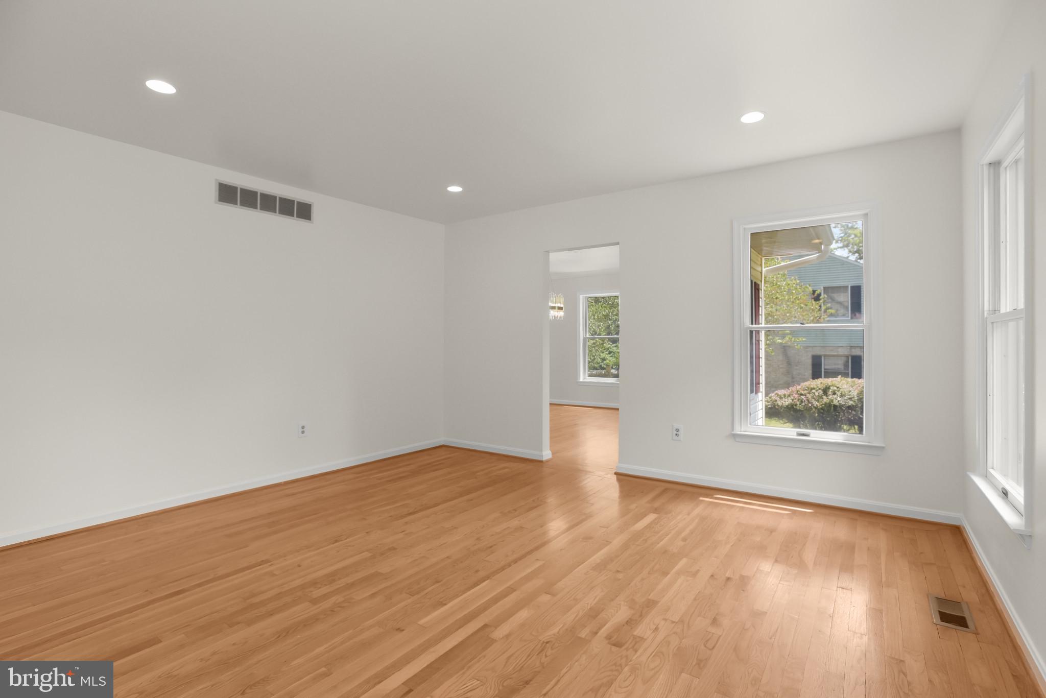 12261 Etchison Road Ellicott City, MD 21042 - Photo 12 of 69 Living Room