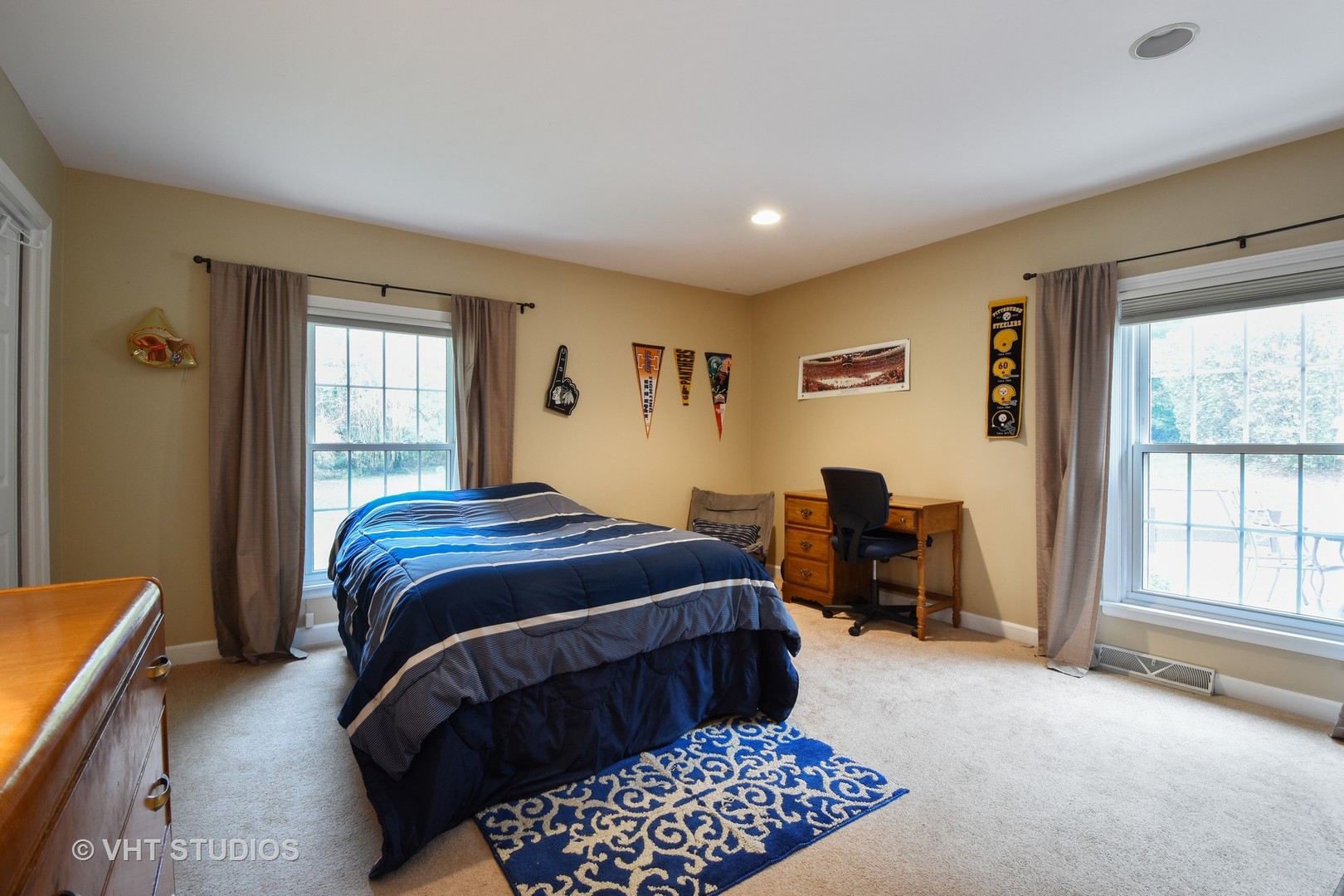 1750 Banbury Road Inverness, IL 60067 - Photo 12 of 31 a bedroom with a bed and window