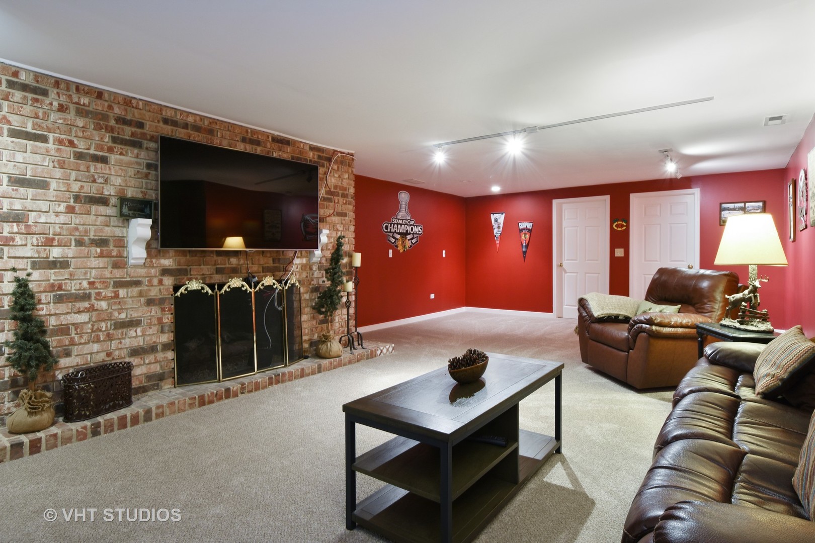1750 Banbury Road Inverness, IL 60067 - Photo 15 of 31 a living room with furniture and a flat screen tv