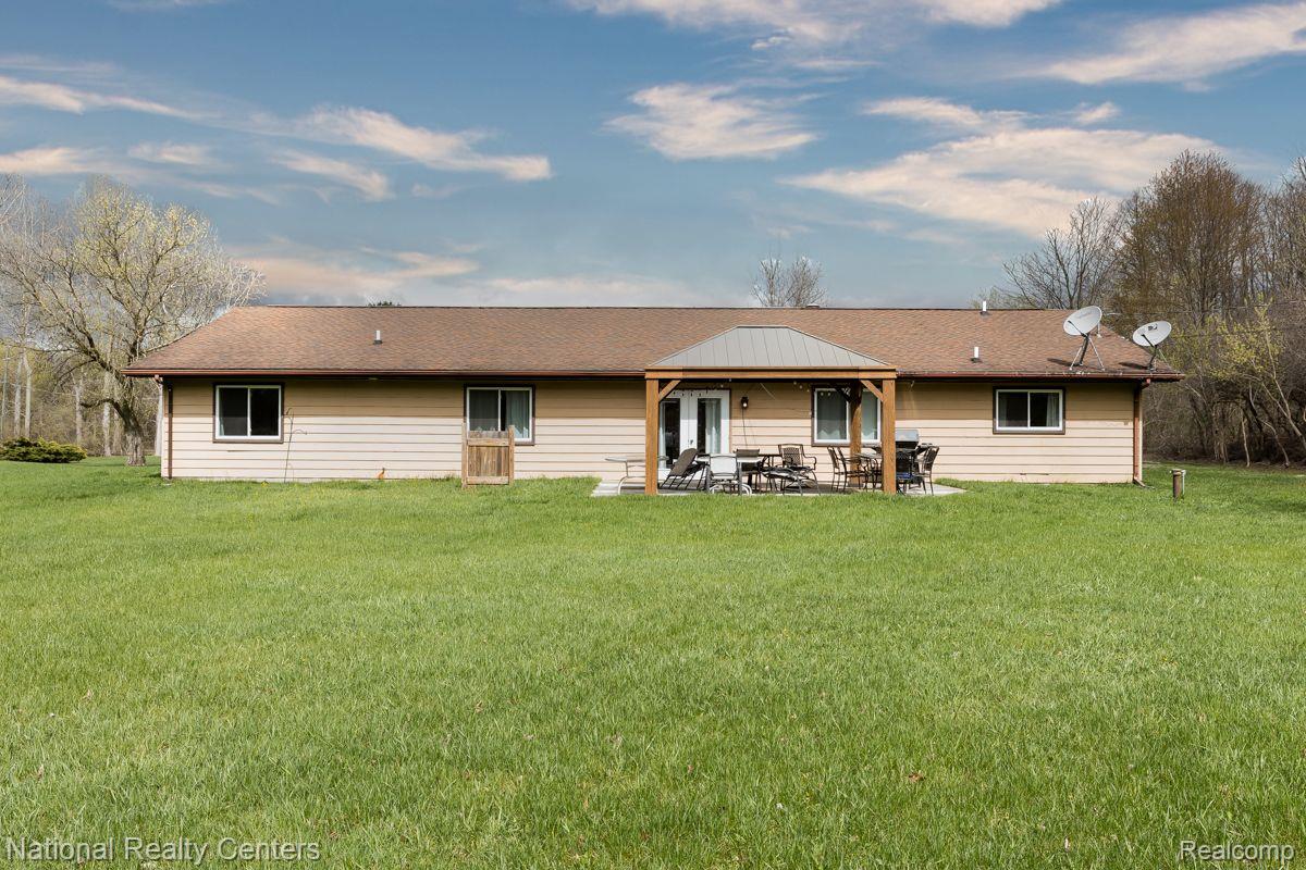 10868 Hibner Road Hartland, MI 48353 - Photo 9 of 36 Gallery Image 9