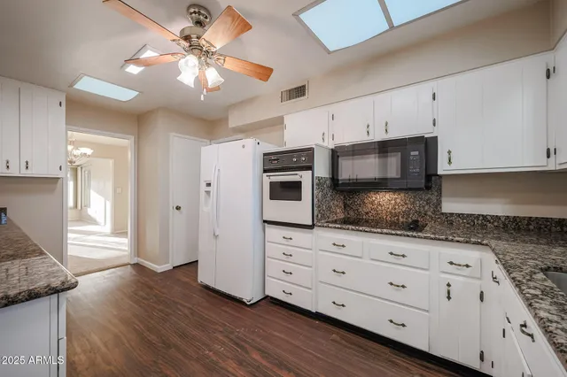 $1,900 | 10832 West Saratoga Circle, Sun City, AZ 85351