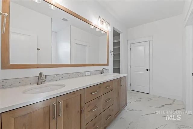 $654,900 | 6753 North Magic Mallard Avenue, Unit LARKSPUR, Meridian, ID 83646