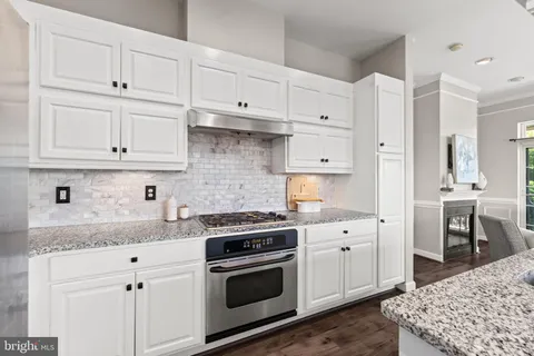 $400,000 | 810 Belmont Bay Drive, Unit 201, Woodbridge, VA 22191