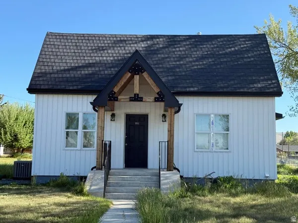 $364,500 | 460 West Center Street, Fountain Green, UT 84632