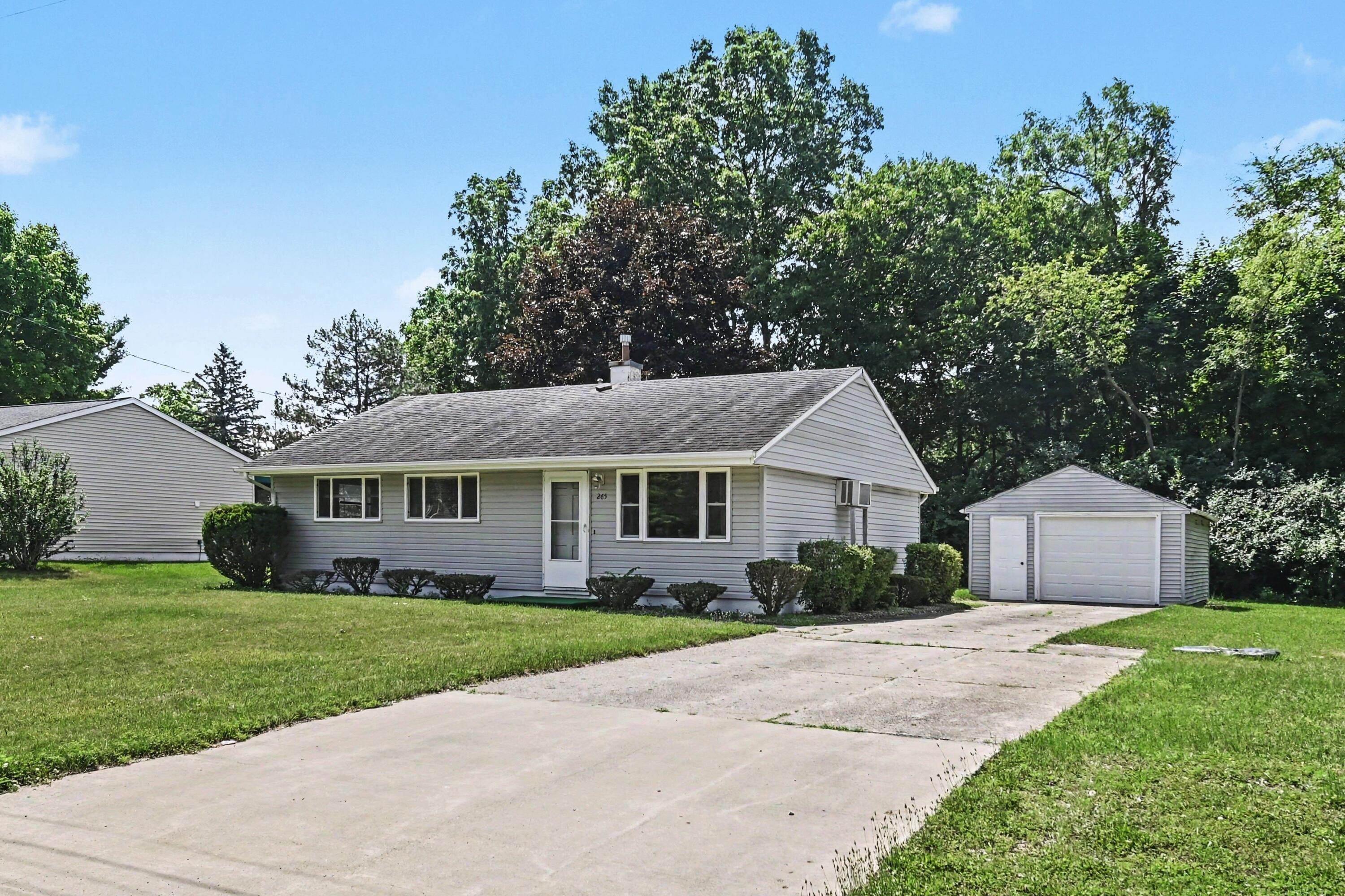 265 Amherst Street Jackson, MI 49203 - Photo 3 of 17 002_file_5321