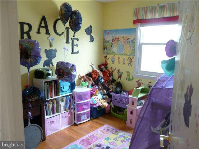 228 Homevale Road Reisterstown, MD 21136 - Photo 13 of 16 Bedroom 3