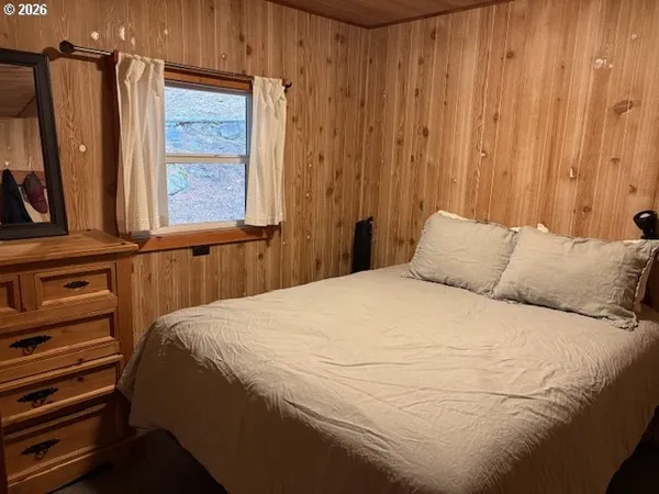 $825,000 | 24176 Crescent Lake Road, Crescent Lake, OR 97733