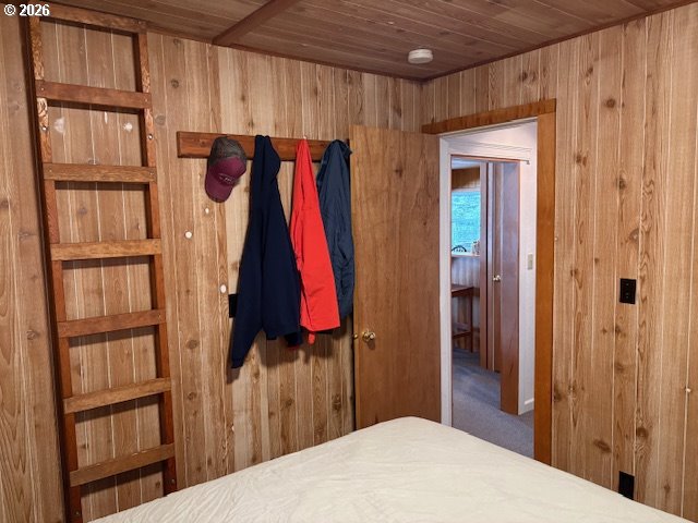 24176 Crescent Lake Road Crescent Lake, OR 97733 - Photo 14 of 36