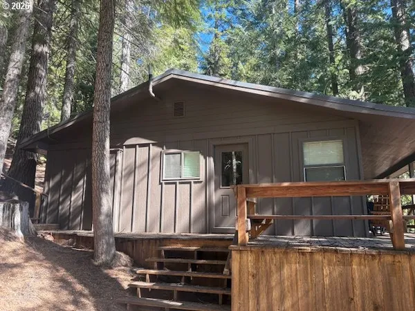 $825,000 | 24176 Crescent Lake Road, Crescent Lake, OR 97733