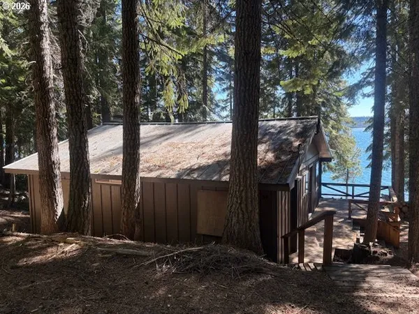 $825,000 | 24176 Crescent Lake Road, Crescent Lake, OR 97733