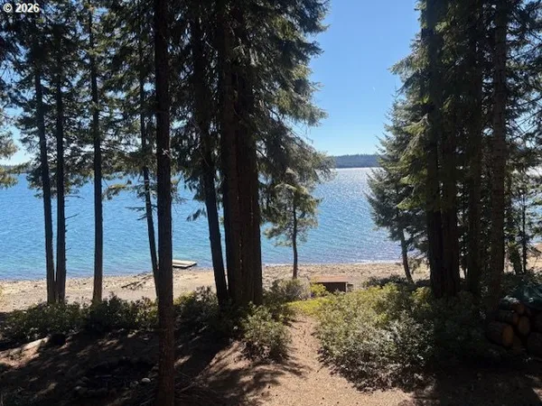 $825,000 | 24176 Crescent Lake Road, Crescent Lake, OR 97733