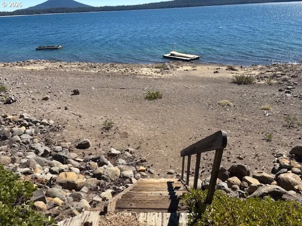 $825,000 | 24176 Crescent Lake Road, Crescent Lake, OR 97733