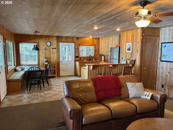 $825,000 | 24176 Crescent Lake Road, Crescent Lake, OR 97733