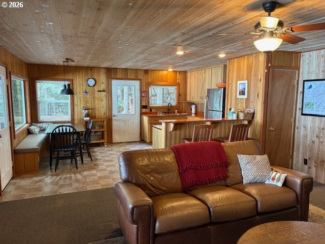 24176 Crescent Lake Road Crescent Lake, OR 97733 - Photo 6 of 36