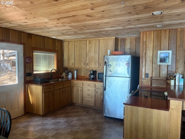 24176 Crescent Lake Road Crescent Lake, OR 97733 - Photo 8 of 36