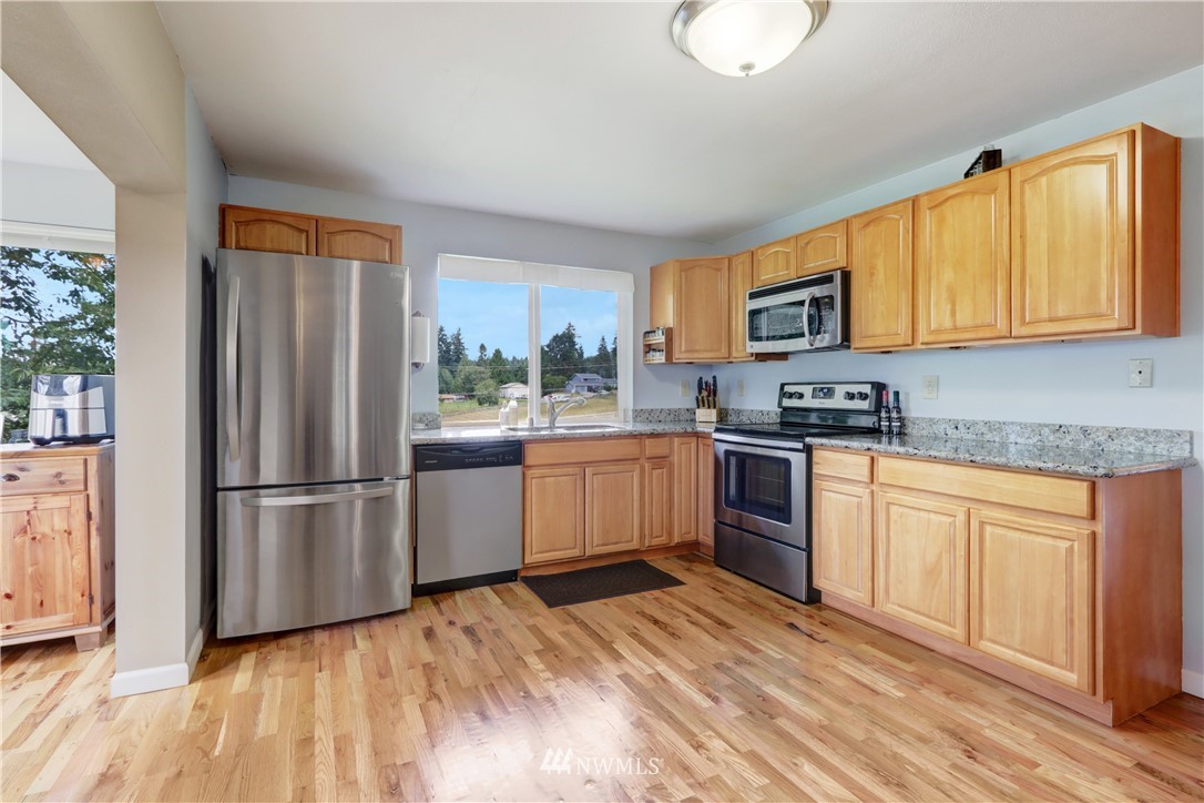 11822 148th Avenue Southeast Renton, WA 98059 - Photo 8 of 24 Gallery Image 8