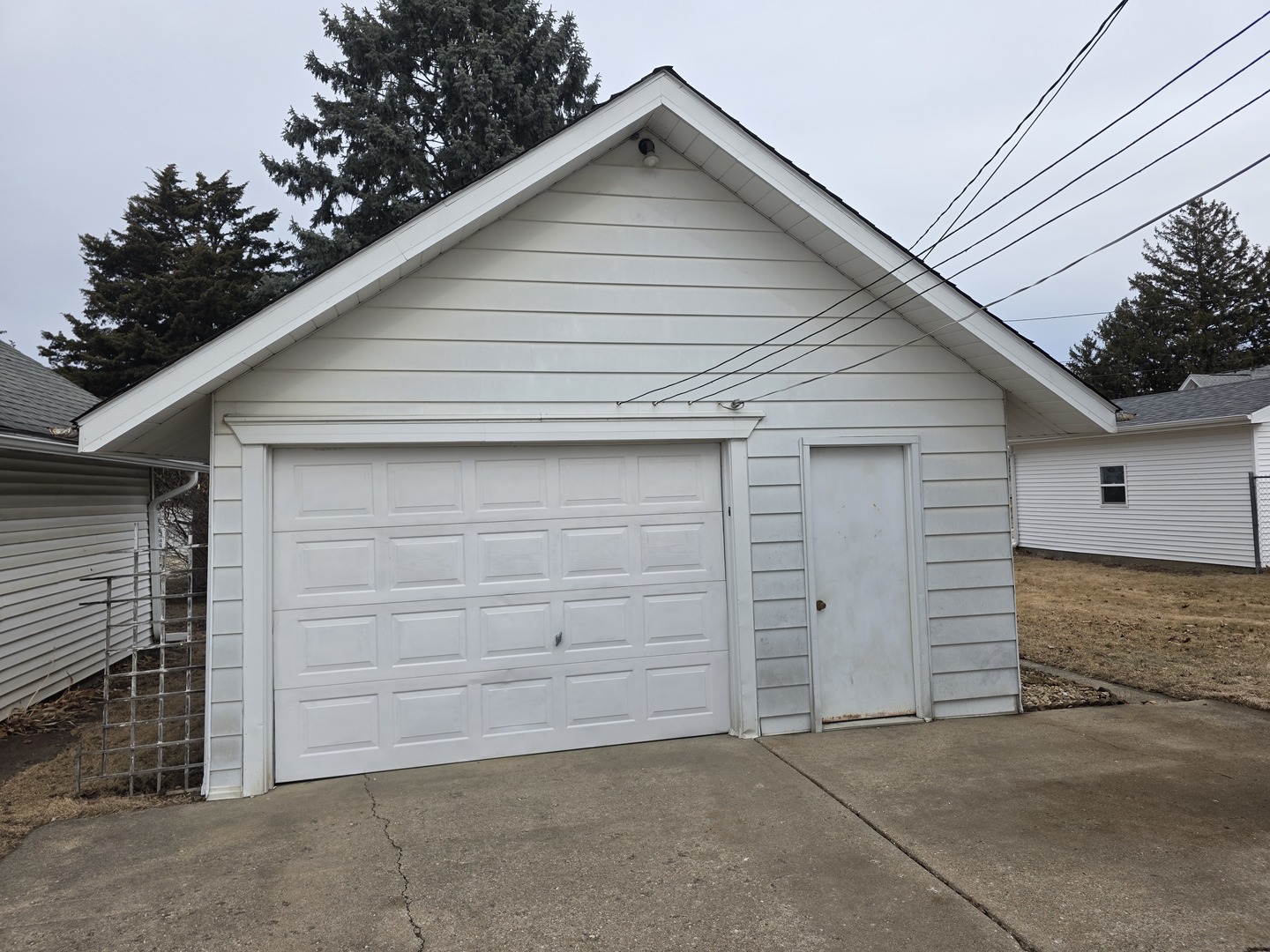 312 East 11th Street Sterling, IL 61081 - Photo 2 of 21