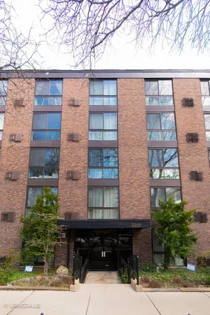 $4,500 | 2201 North Cleveland Avenue, Unit 501, Chicago, IL 60614