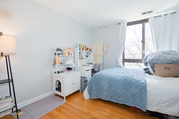$3,995 | 2201 North Cleveland Avenue, Unit 501, Chicago, IL 60614