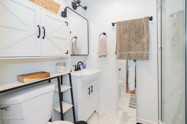 $3,995 | 2201 North Cleveland Avenue, Unit 501, Chicago, IL 60614