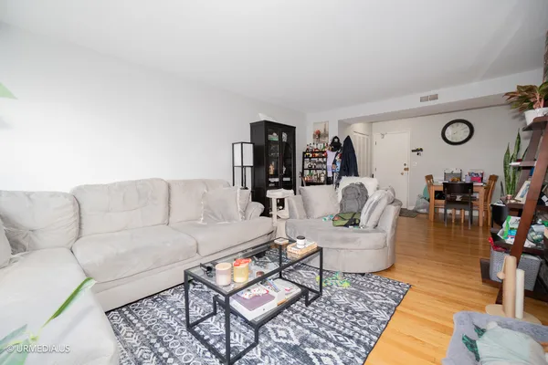 $3,995 | 2201 North Cleveland Avenue, Unit 501, Chicago, IL 60614