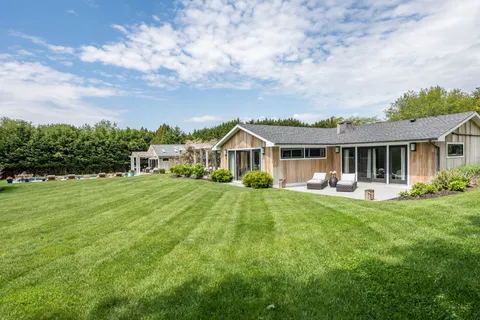 $2,695,000 | 3 Conrad Road, Shelter Island, NY 11964