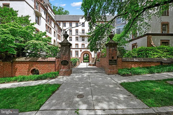 $2,800 | 6 Upland Road, Unit Q3, Baltimore, MD 21210