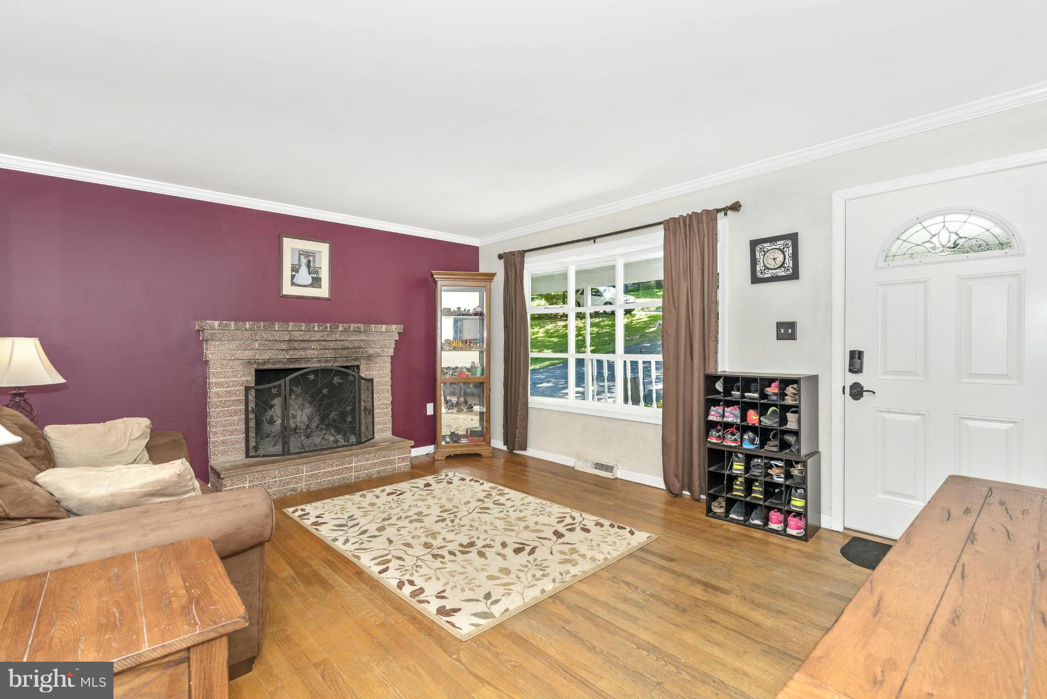 6324 Quinn Road Frederick, MD 21701 - Photo 3 of 30 Living Room w/fireplace