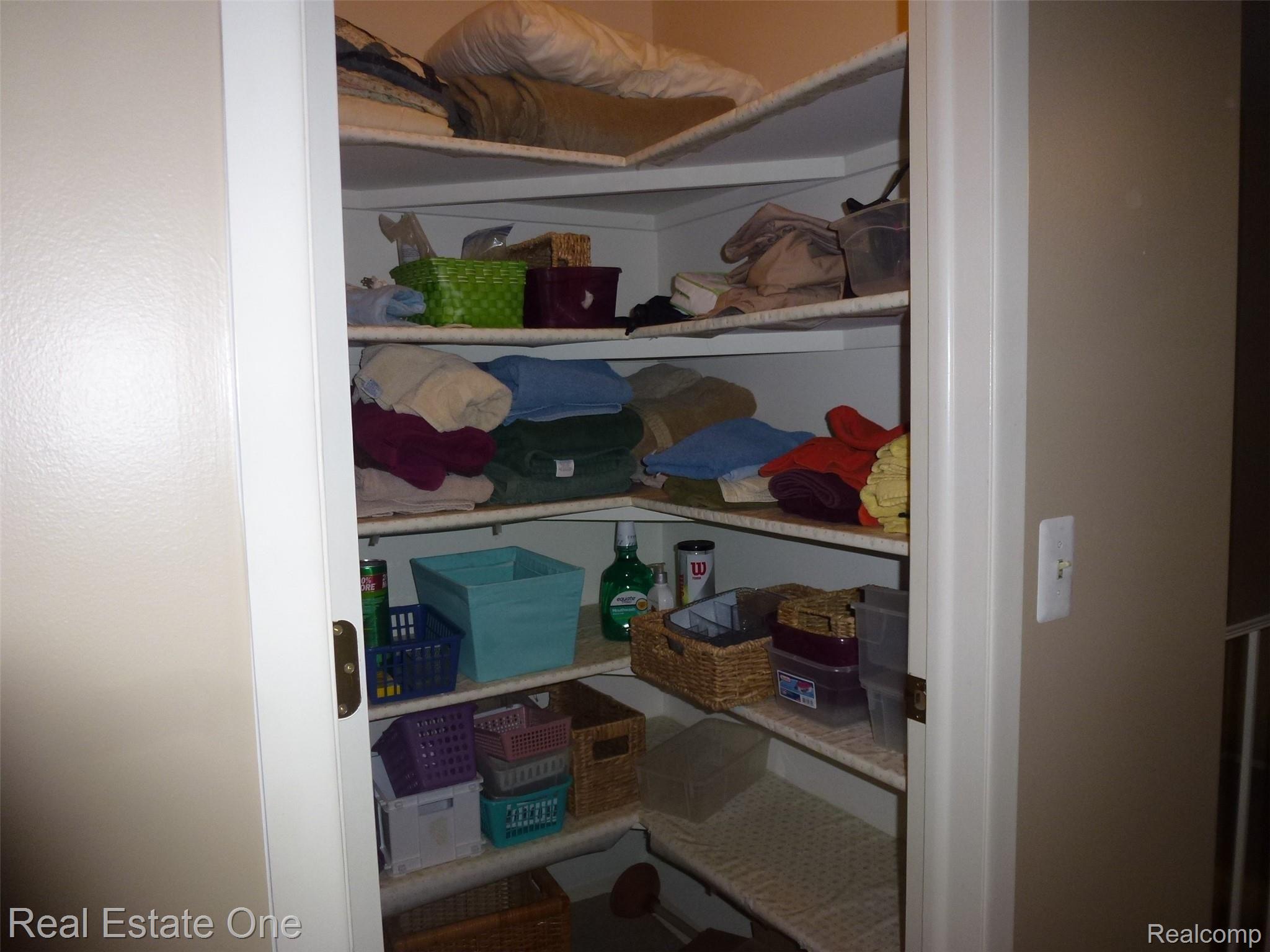 570 Tennyson, Unit 78 Rochester, MI 48307 - Photo 31 of 35 P1060974 6.JPG