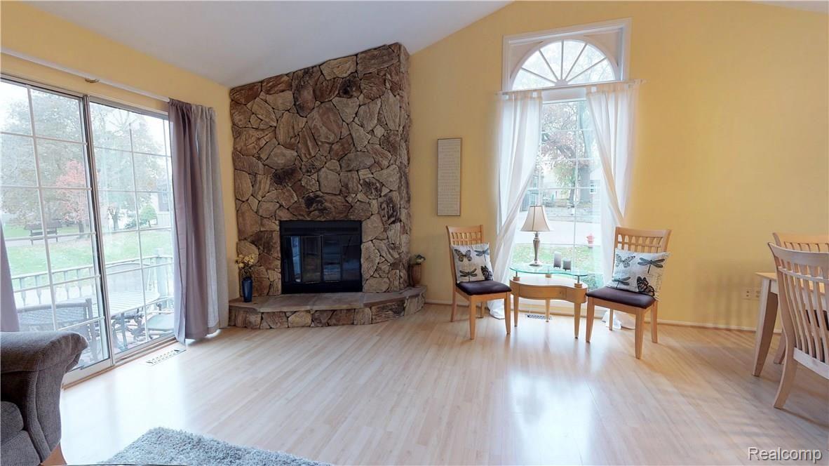 07 Living Room fireplace.jpg
