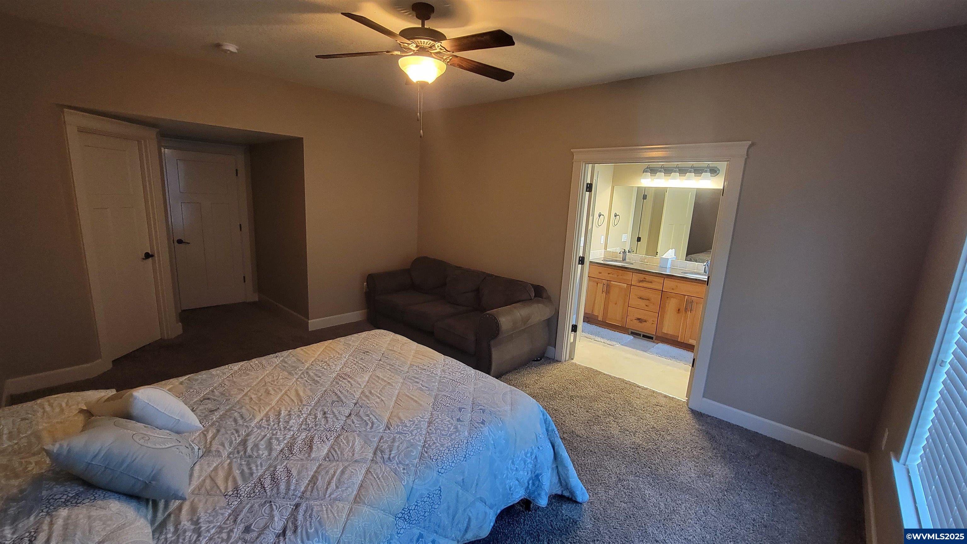1047 Robbins Way Lebanon, OR 97355 - Photo 13 of 28
