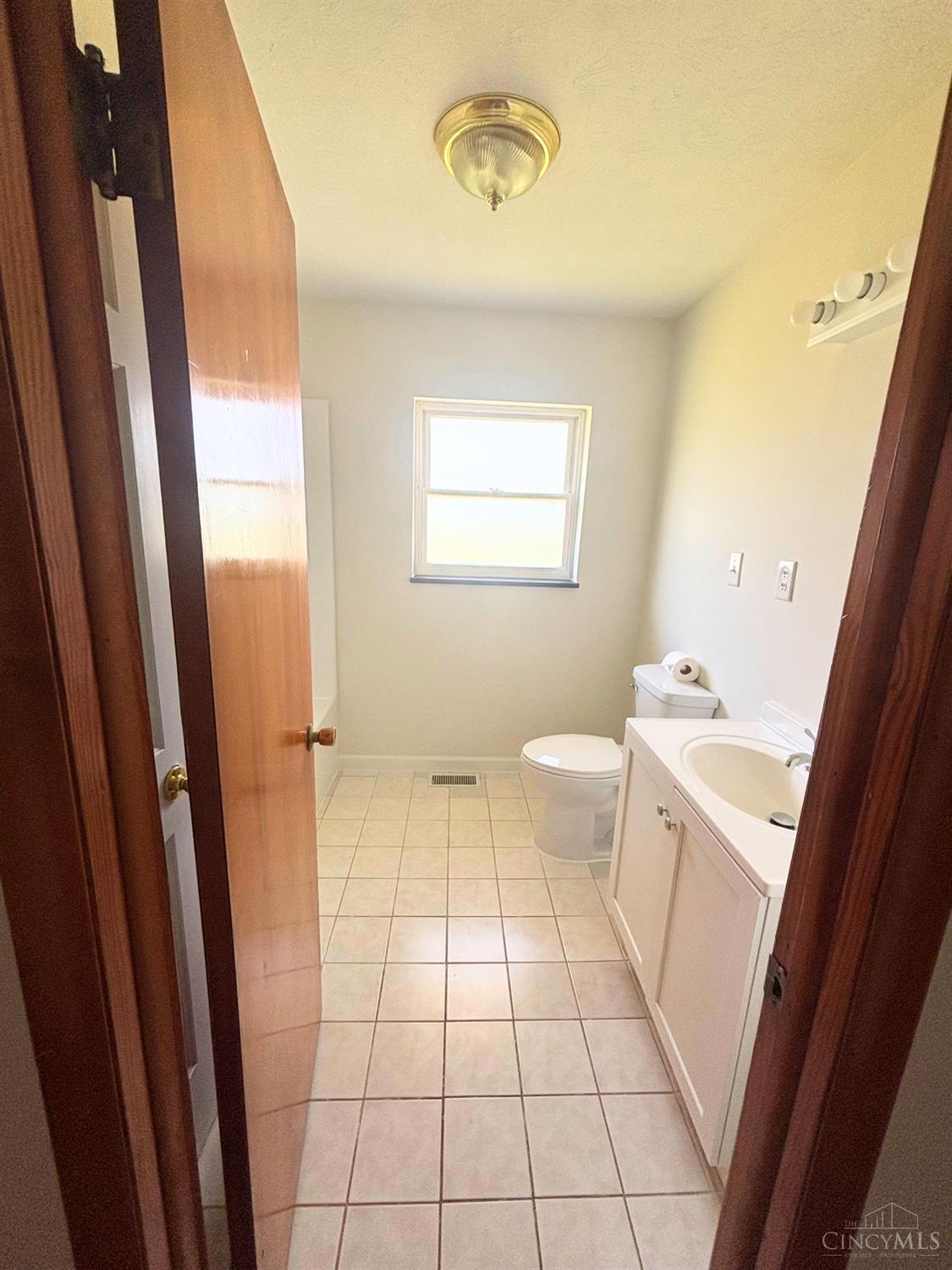 2595 Lebanon Road Lebanon, OH 45036 - Photo 4 of 5 Gallery Image 4