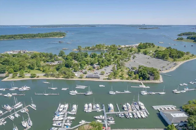 $1,795 | 437 Pelham Road, Unit B2, New Rochelle, NY 10805