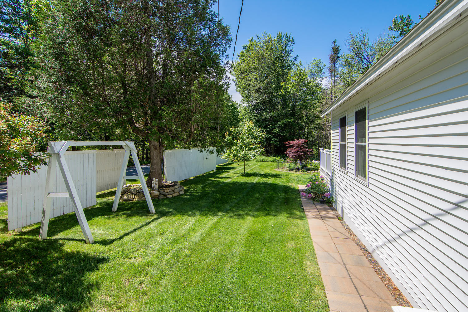 110 Quaco Road Deer Isle, ME 04627 - Photo 6 of 30 photo_49172950-1500x1000