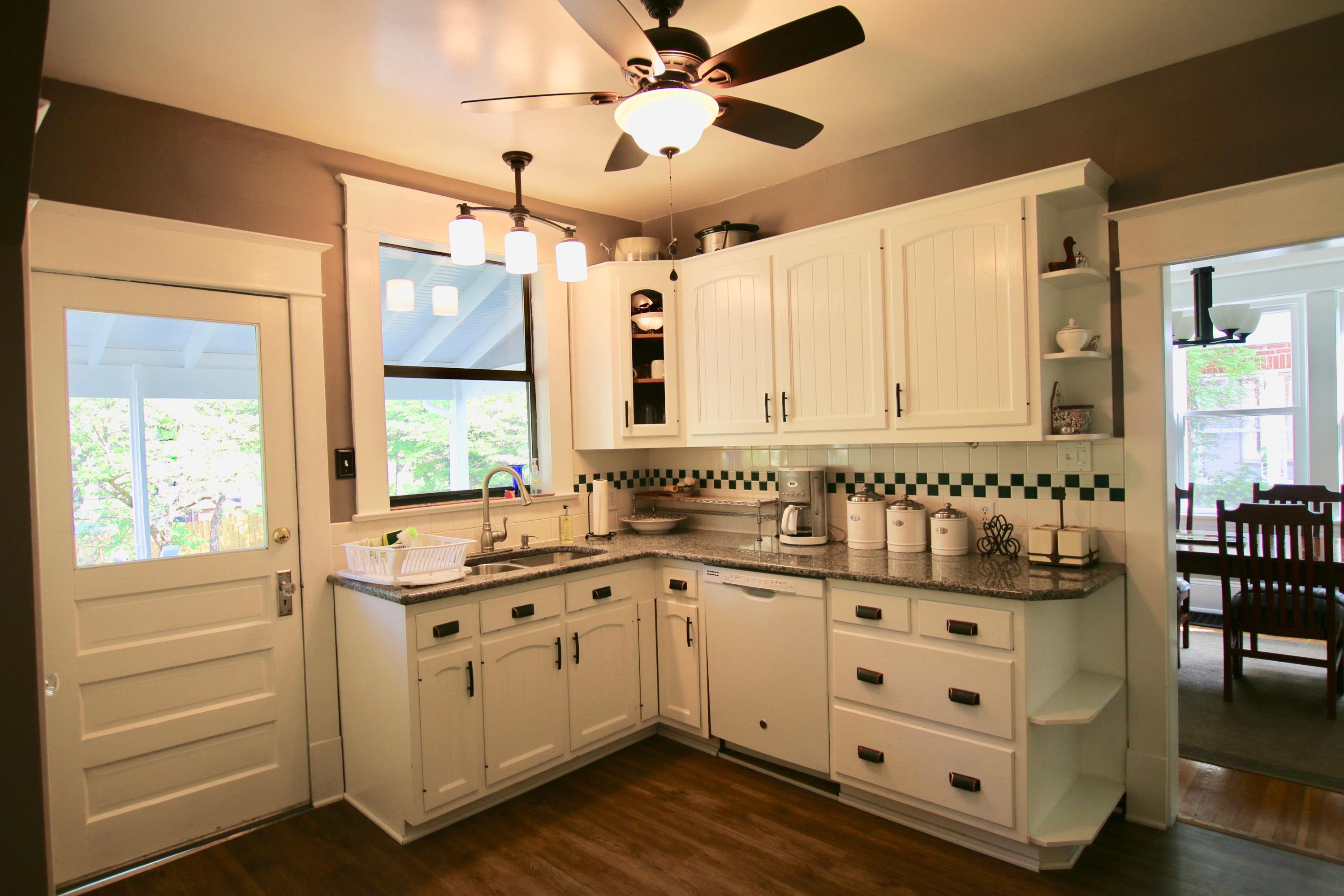 1817 Avon Road Southwest Roanoke, VA 24015 - Photo 5 of 20 IMG_6554