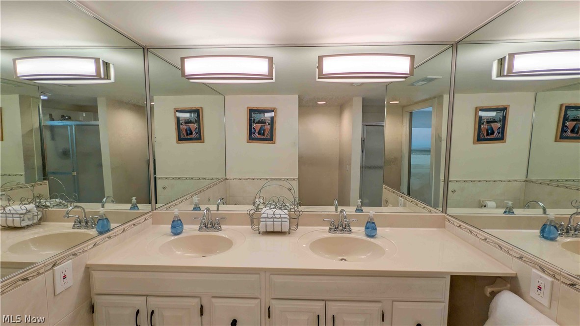 4475 Marin Harbor Road, Unit D Port Clinton, OH 43452 - Photo 14 of 32