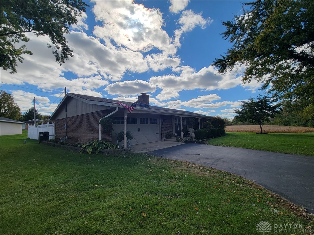 2887 Dayton Springfield Road Springfield, OH 45506 - Photo 3 of 27