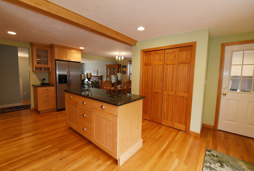 53 Cape Cod Lane Hanover, MA 02339 - Photo 8 of 30 Gallery Image 8