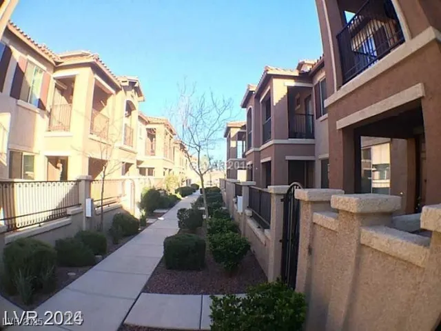 $1,745 | 1525 Spiced Wine Avenue, Unit 13102, Henderson, NV 89074