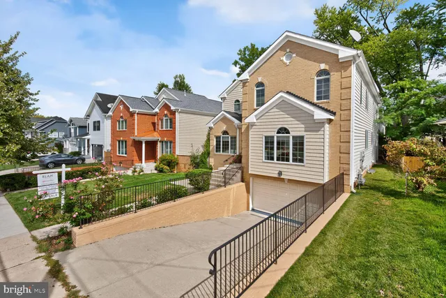 $1,599,000 | 10109 Dickens Avenue, Bethesda, MD 20814