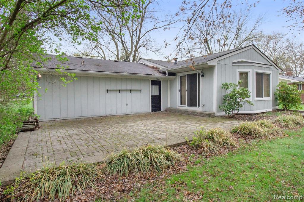 3708 West Maple Road Wixom, MI 48393 - Photo 26 of 30