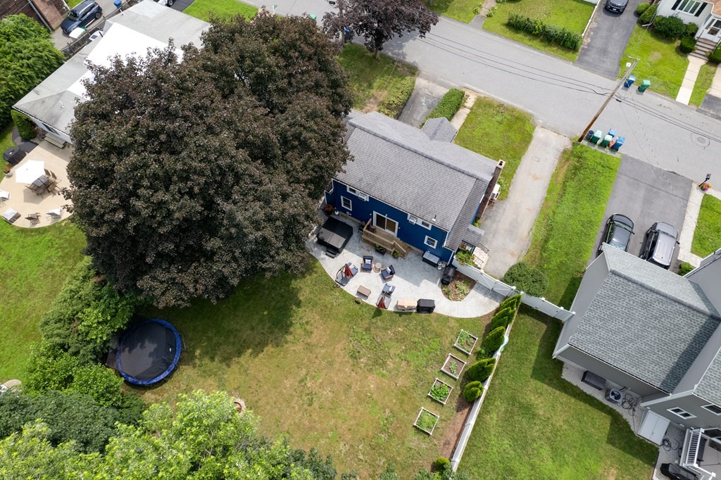 5 Frances Road Burlington, MA 01803 - Photo 6 of 41 Gallery Image 6