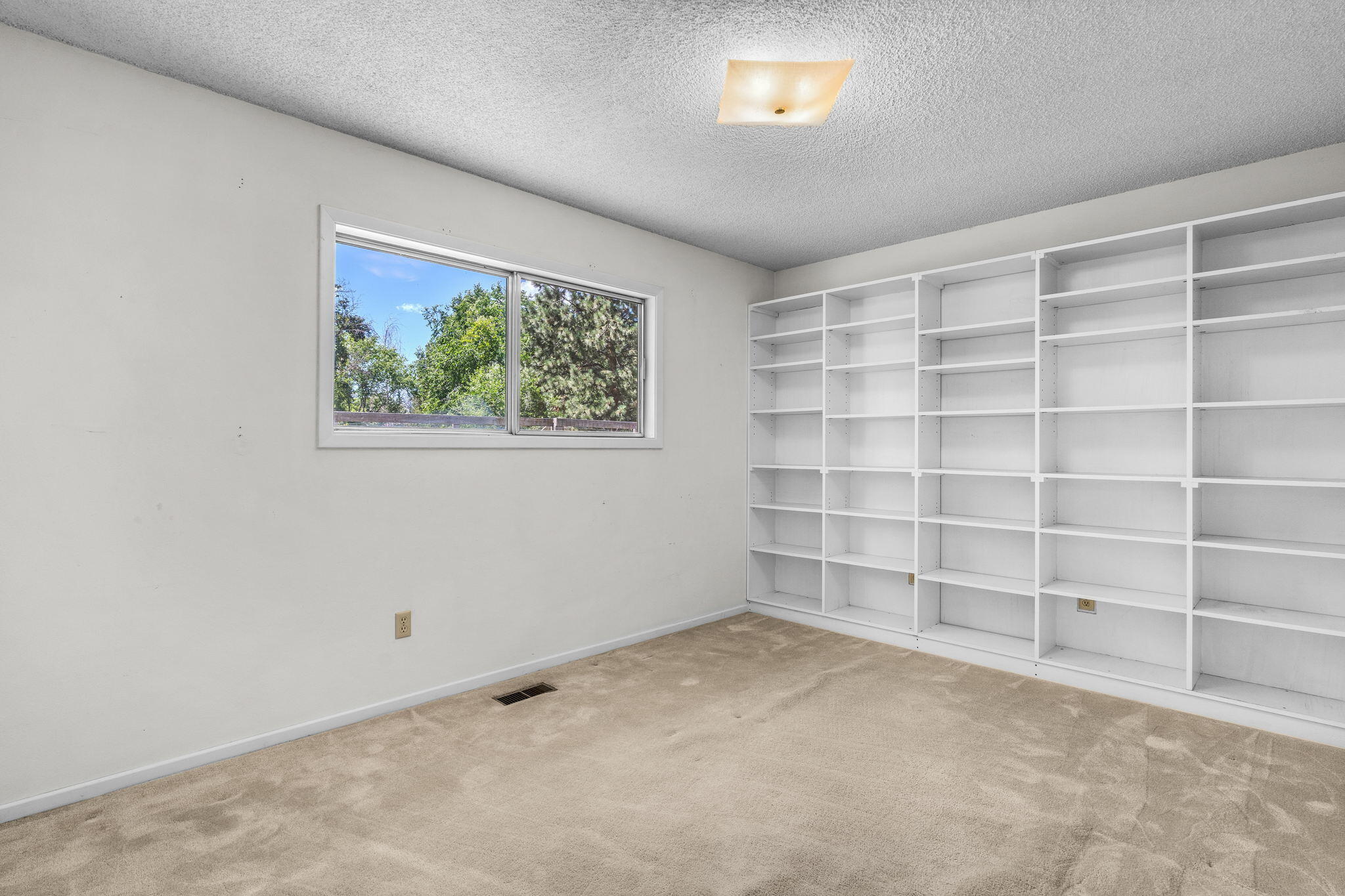 2167 Northeast Shepard Road Bend, OR 97701 - Photo 12 of 24 2022_07_21_2167_ne_shepard_rd-1
