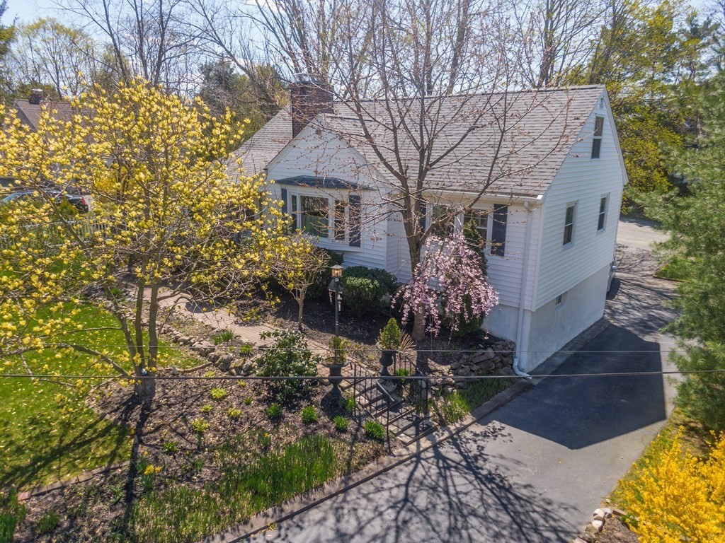 93 Randolph Terrace Canton, MA 02021 - Photo 5 of 42 Gallery Image 5