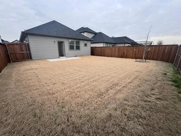 $1,750 | 3817 Monticello Drive, Farmersville, TX 75442
